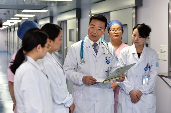 李兰娟,郑树森院士领衔团队30年不懈研究人工肝,攻克肝