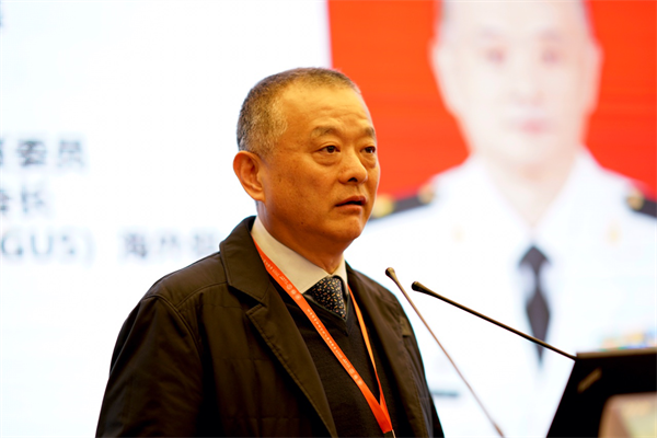 中华医学会泌尿外科分会主任委员,机器人医师学组组长孙颖浩院士